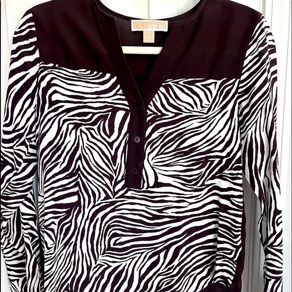 Michael Kors Tops - Stylish Michael Kors animal print blouse top